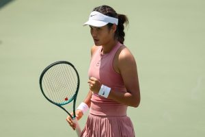 « Pour la première fois, je sens que je peux vraiment apprécier les souvenirs que j’ai créés ici », admet Raducanu, quatre ans après son titre à l’US Open
