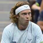 Rublev sur son coach, Marat Safin, après sa victoire au 2e tour : « Tant que je suis prêt à écouter et à travailler, il est prêt à m’aider »