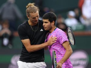 « Si je bats Jannik puis Carlos, je mériterai vraiment ce trophée », déclare Zverev concernant son parcours théorique à l’US Open