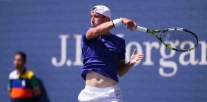 US Open > Ugo Blanchet, battu au 3e tour : « Là il y a pas mal de haine qui se déchaîne. Ça me fait plus rire qu&rsquo;autre chose, ça me détend. Je me dis qu&rsquo;il y a des gens dans un pire état que moi, ça me fait presque du bien »