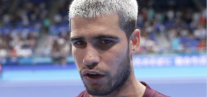 ATP – Tokyo > Alcaraz, après sa victoire contre Baez : « Je ne vais pas mentir, j&rsquo;ai eu peur. J&rsquo;ai pensé que je ne pourrais pas continuer à jouer »