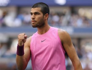 Alcaraz domine Djokovic et fonce vers une nouvelle finale à Flushing Meadows