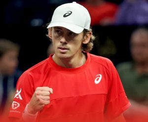 Alex de Miñaur dompte Zverev et relance le suspense