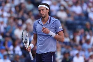 Arthur Rinderknech élimine David Goffin en trois sets et rejoint le deuxième tour de l&rsquo;ATP 500 de Pékin