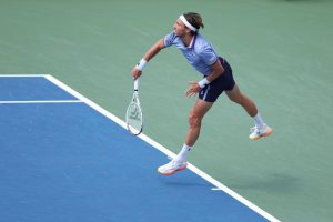 Arthur Rinderknech s&rsquo;incline sur le fil face à Alex de Minaur au deuxième tour de l&rsquo;ATP 500 de Pékin