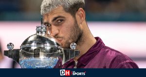 Avec huit titres en 2025, l&rsquo;Espagnol Carlos Alcaraz signe la meilleure saison de sa carrière