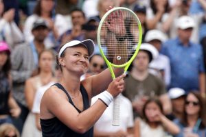 Barbora Krejcikova sauve huit balles de match et écarte Taylor Townsend en huitièmes de finale de l&rsquo;US Open