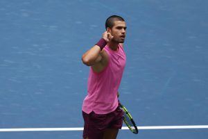 Carlos Alcaraz écarte facilement Jiri Lehecka et rejoint les demi-finales de l&rsquo;US Open