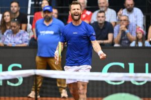 Corentin Moutet offre la victoire aux Bleus et envoie la France en phase finale de la Coupe Davis