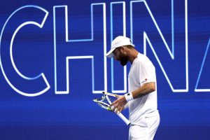 Corentin Moutet s&rsquo;incline en trois sets face à Alexander Zverev en huitièmes de finale de l&rsquo;ATP 500 de Pékin