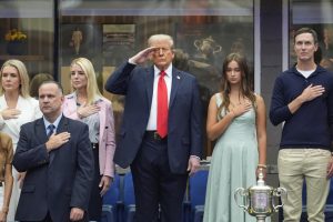 Donald Trump  sifflé par une partie du stade lors de la finale entre Carlos Alcaraz et Jannik Sinner