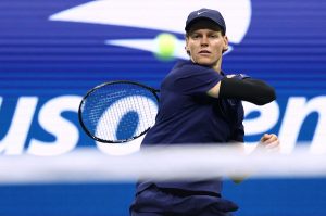 Jannik Sinner et Iga Swiatek se baladent, Naomi Osaka sort Coco Gauff et rejoint les quarts de finale