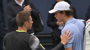 La tuile pour l’équipe belge : blessé, Blockx doit déclarer forfait pour la Coupe Davis, Coppejans le remplace