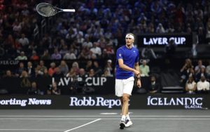 Laver Cup > Zverev toujours aussi fair-play se paie l&rsquo;arbitre pour un let imaginaire…la classe…