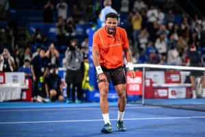 Le tie-break intense et tendu entre Fils et Rune au tournoi ATP 500 de Tokyo 2024