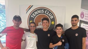 « On sait pourquoi on se lève le matin » : Après trois ans de galère, ce club de tennis recrute enfin un professeur