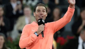 Quand Nadal s’amuse à viser McEnroe en cabine : un moment culte du tennis à revoir
