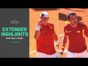 Regardez les moments forts de Rune contre Martinez dans le deuxième tour des qualifications de la Coupe Davis 2025 où l&rsquo;Espagne affronte le Danemark.