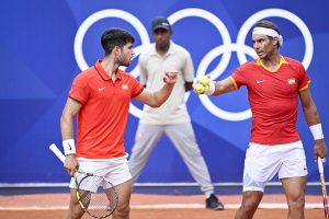 Sacré à Tokyo, Carlos Alcaraz devient le plus jeune joueur à atteindre les 24 titres depuis Rafael Nadal