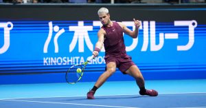 Tennis – ATP – Tokyo : Alcaraz se qualifie malgré une frayeur