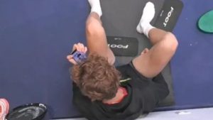 Tennis : « Je suis amoureux ! » Pourquoi la photo d’une mannequin sur le portable de Jannik Sinner fait beaucoup réagir