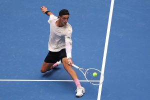 Terence Atmane prend un set à Jannik Sinner mais cède au deuxième tour de l&rsquo;ATP 500 de Pékin