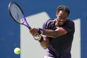 Touché à une cheville, Gaël Monfils abandonne dès son entrée en lice à Chengdu