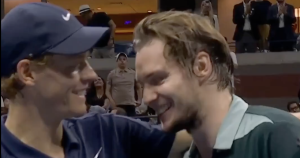 US Open > Bublik à Sinner au filet après avoir été humilié : « Je ne suis pas si mauvais que ça mais tu es le GOAT »