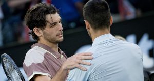 ATP – Finals > Taylor Fritz : « L&rsquo;hésitation de Novak Djokovic concernant sa participation au Masters crée évidemment un certain malaise, mais il a le droit de décider. Il est qualifié, donc s&rsquo;il veut attendre et voir comment il se sent, c&rsquo;est son choix »