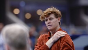 « Un Italien pur-sang avec l’accent d’Adolf Hitler »… Le tennisman star Jannik Sinner associé au chef du parti nazi sur la musique d’un rappeur