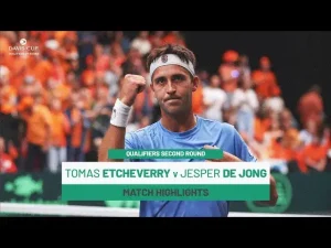 Vidéo: Regardez les moments forts de De Jong contre Etcheverry aux qualifications de la Coupe Davis 2025 entre les Pays-Bas et l&rsquo;Argentine