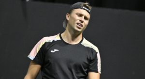 ATP – Rolex Paris Masters > Le Français Muller, après sa défaite contre Auger-Aliassime : « Je fais un sport où malheureusement avec un coup, qui est le service, tu peux tenir tout un match et t’en sortir »