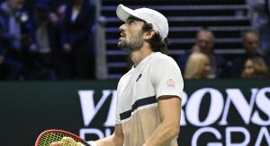 ATP – Rolex Paris Masters > Vacherot sur sa réaction après sa victoire contre son cousin, Rinderknech : « C&rsquo;était juste un respect total pour lui et pour nous, pour ce que nous faisons »