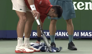 ATP – Shanghai > Djokovic, pendant son match contre Munar : « Désolé de te faire attendre, je dois nettoyer mon propre vomi »