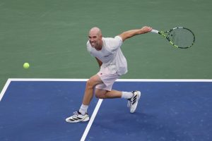 Adrian Mannarino contrôle Matteo Berrettini et rallie le deuxième tour du Masters 1000 de Shanghai