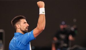 Âge, humidité, rallye : rien n&rsquo;arrête Novak Djokovic