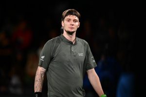 Alexander Bublik explique pourquoi il n&rsquo;a pas serré la main d&rsquo;Alexei Popyrin au Rolex Paris Masters : « Il y a un code à respecter »