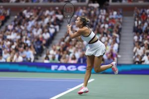 Aryna Sabalenka s&rsquo;en sort face à Rebecca Sramkova à Wuhan
