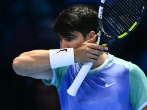 Battu à Paris, Alcaraz rejoint Federer et Sampras… mais pas pour la bonne raison