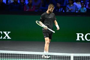 Dernier Français en lice, Corentin Moutet impuissant face à Alexander Bublik au Rolex Paris Masters