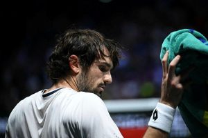 Fin de parcours pour Valentin Vacherot, battu par Félix Auger-Aliassime en quarts de finale du Rolex Paris Masters
