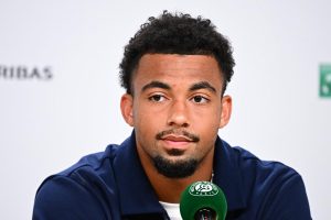 Fin de saison pour Arthur Fils, toujours touché au dos et forfait pour le Rolex Paris Masters