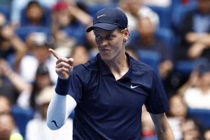 Jannik Sinner convainc pour son entrée en lice au Masters 1000 de Shanghai face à Daniel Altmaier