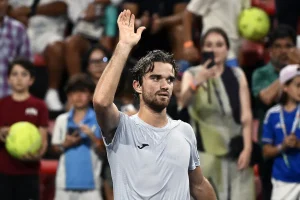 La magnifique volée plongeante de Machac contre Dimitrov à Vienne en 2024