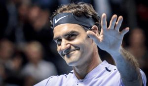 L’entrée de Roger Federer sur le court central de Shanghai