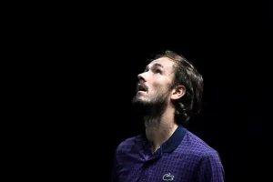 Medvedev s’impose sans trembler contre Munar et rejoint les seizièmes