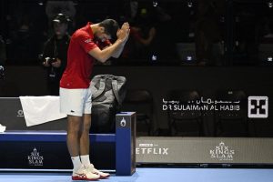 Novak Djokovic explique pourquoi il a abandonné au Six Kings Slam : « Traiter certains des problèmes physiques que j&rsquo;ai en ce moment »