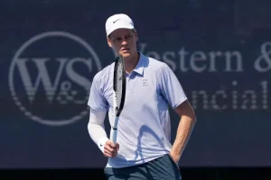 Sinner s’impose sur le fil contre Zverev et remporte le tournoi de Vienne