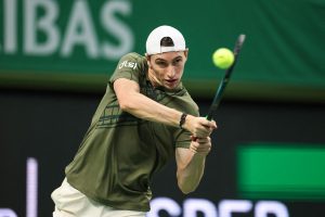 Ugo Humbert domine Taylor Fritz en 8e de finale de l’ATP 500 de Bâle