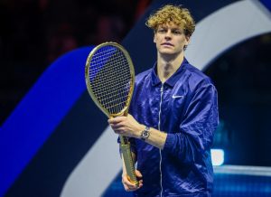 le trophée extravagant offert à Jannik Sinner après sa victoire au Six Kings Slam